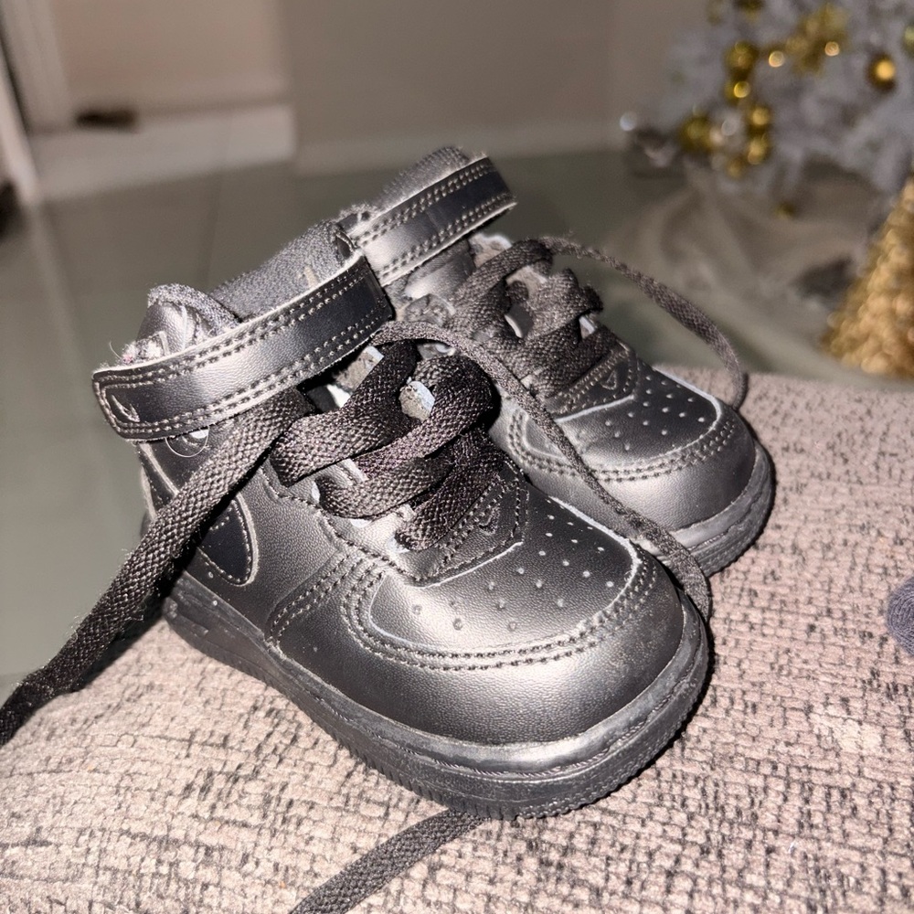 Nike Kids Black Sneakers